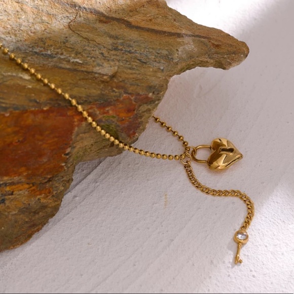 💛Gold plated key heart necklace - Picture 4 of 8